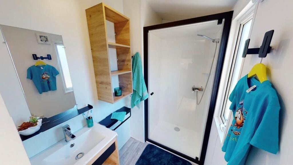 Mobile Home, Family, 1 Double and 2 Bunk Beds