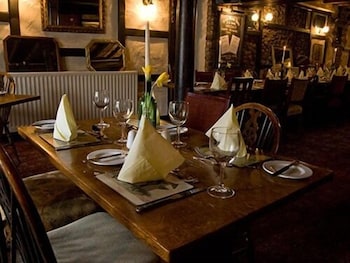 Dun Cow Inn 15/19
