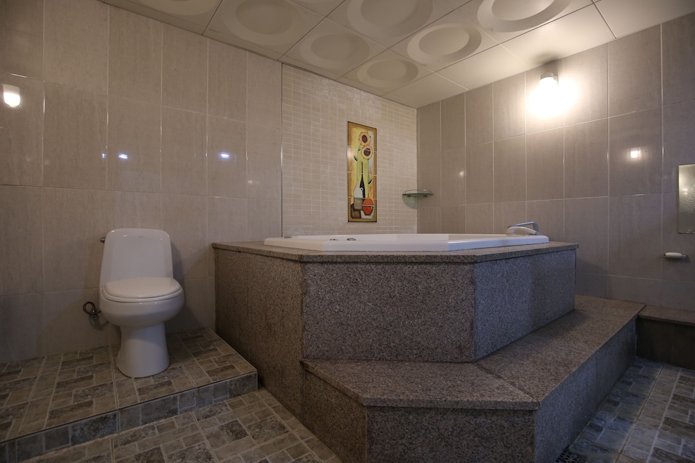 R.I Spa Hotel 36/40