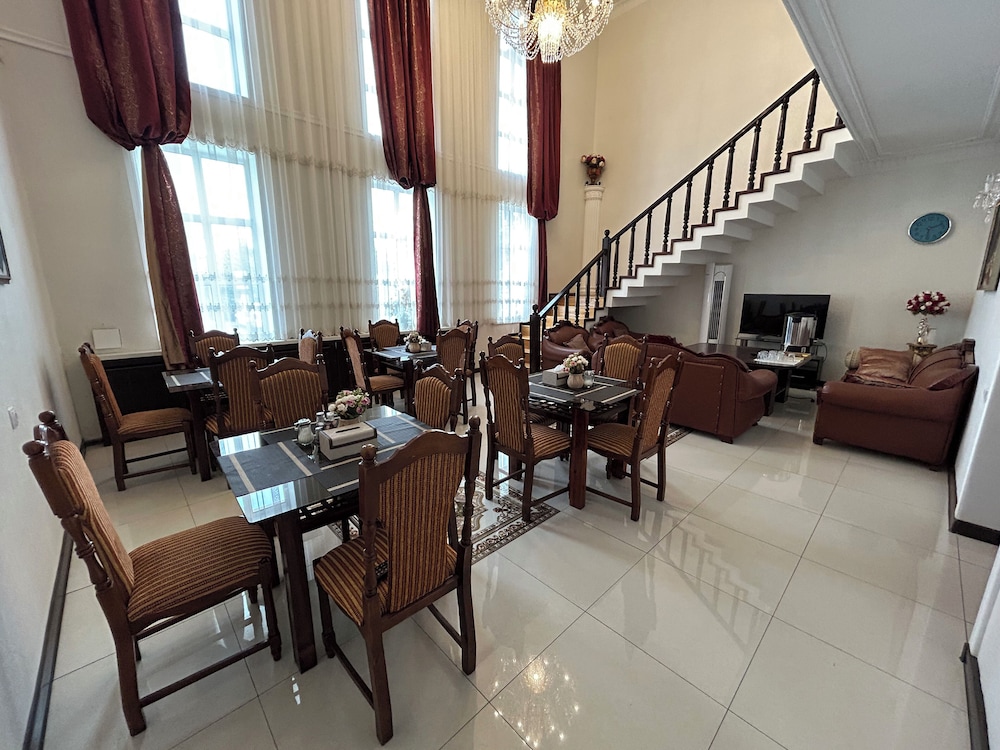 Sarbon Hotel 53/72