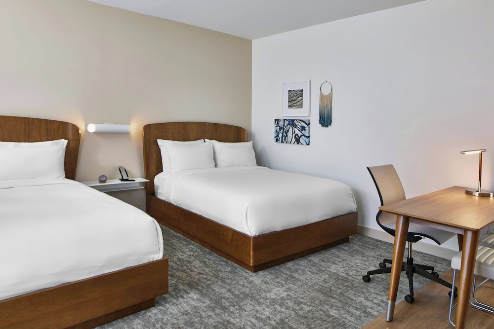 Element Atlanta Perimeter Center 8/50