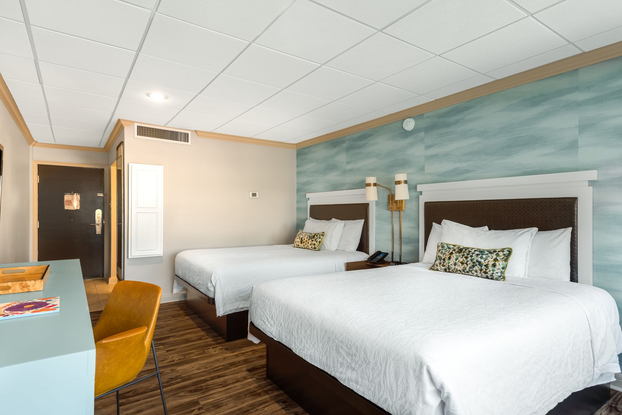 ROOM, 2 QUEEN BEDS, POOL VIEW