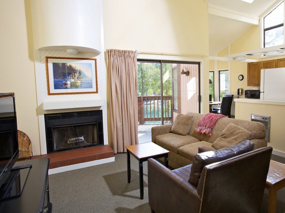 Roche Harbor Resort 47/77
