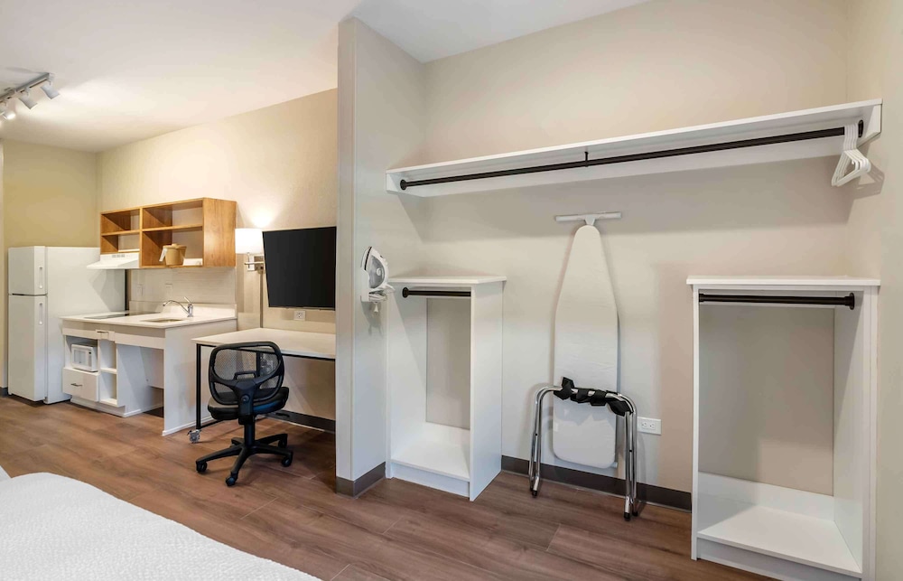 Extended Stay America Premier Suites - Fort Myers - Airport 17/39