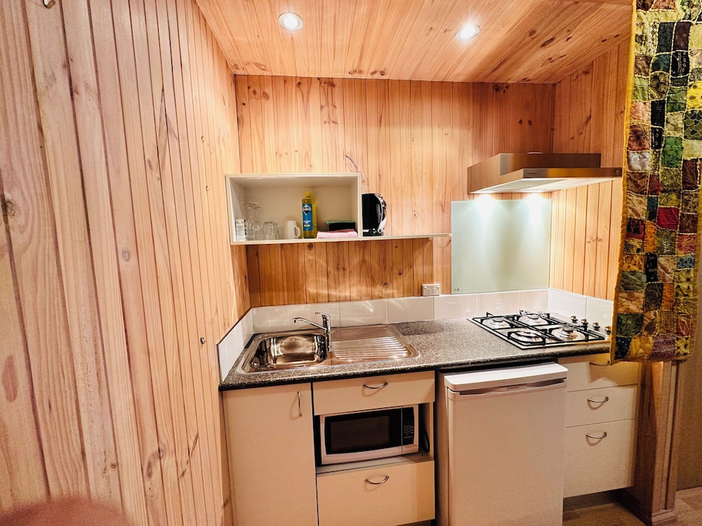 GRAMPIANS CHALETS 33/50