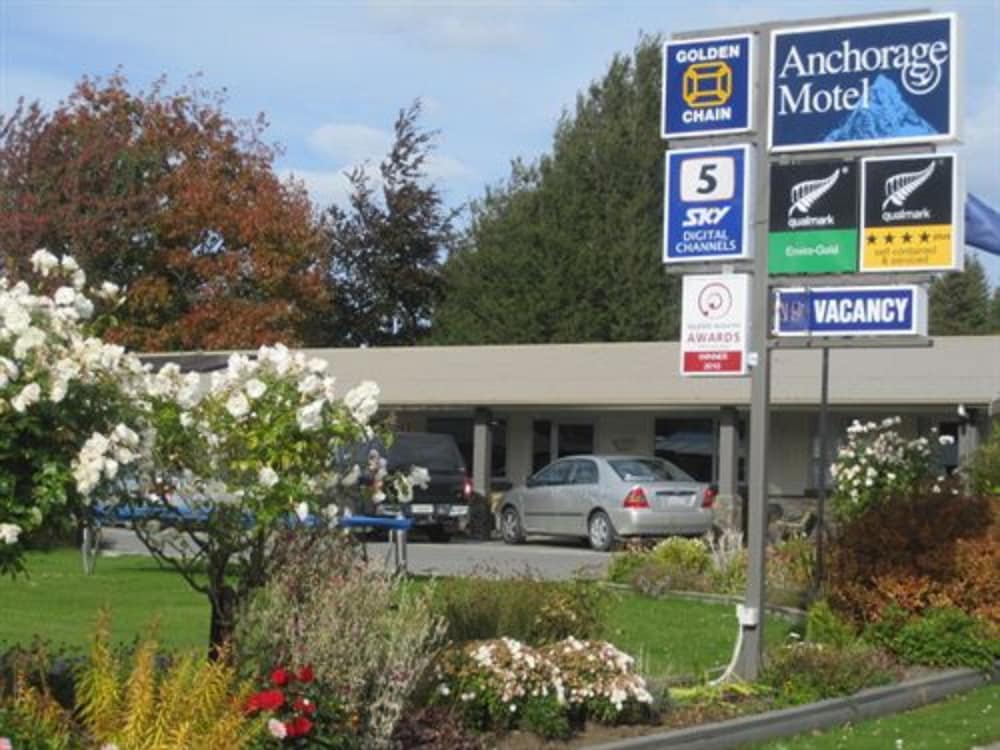 Anchorage Motel 5/74