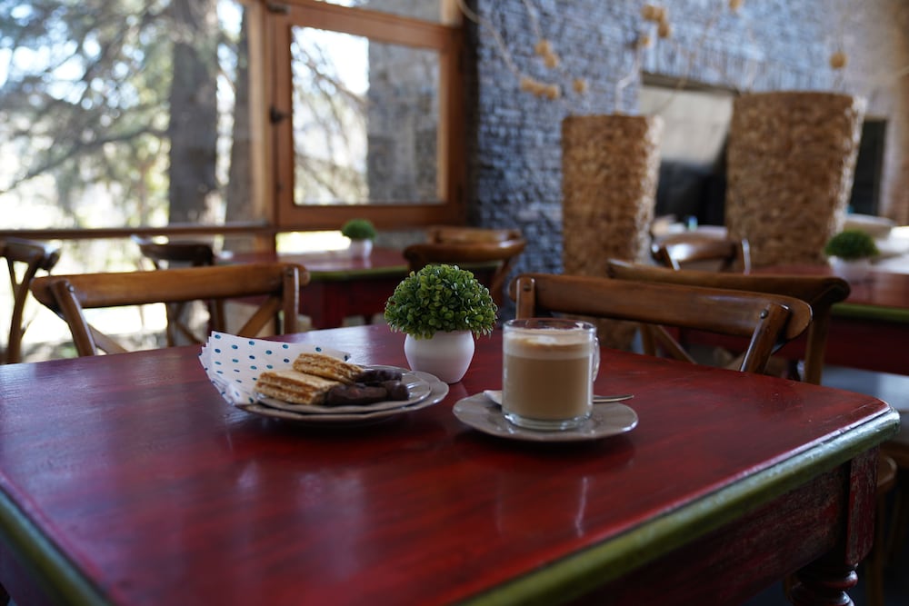 restaurant cafeteria