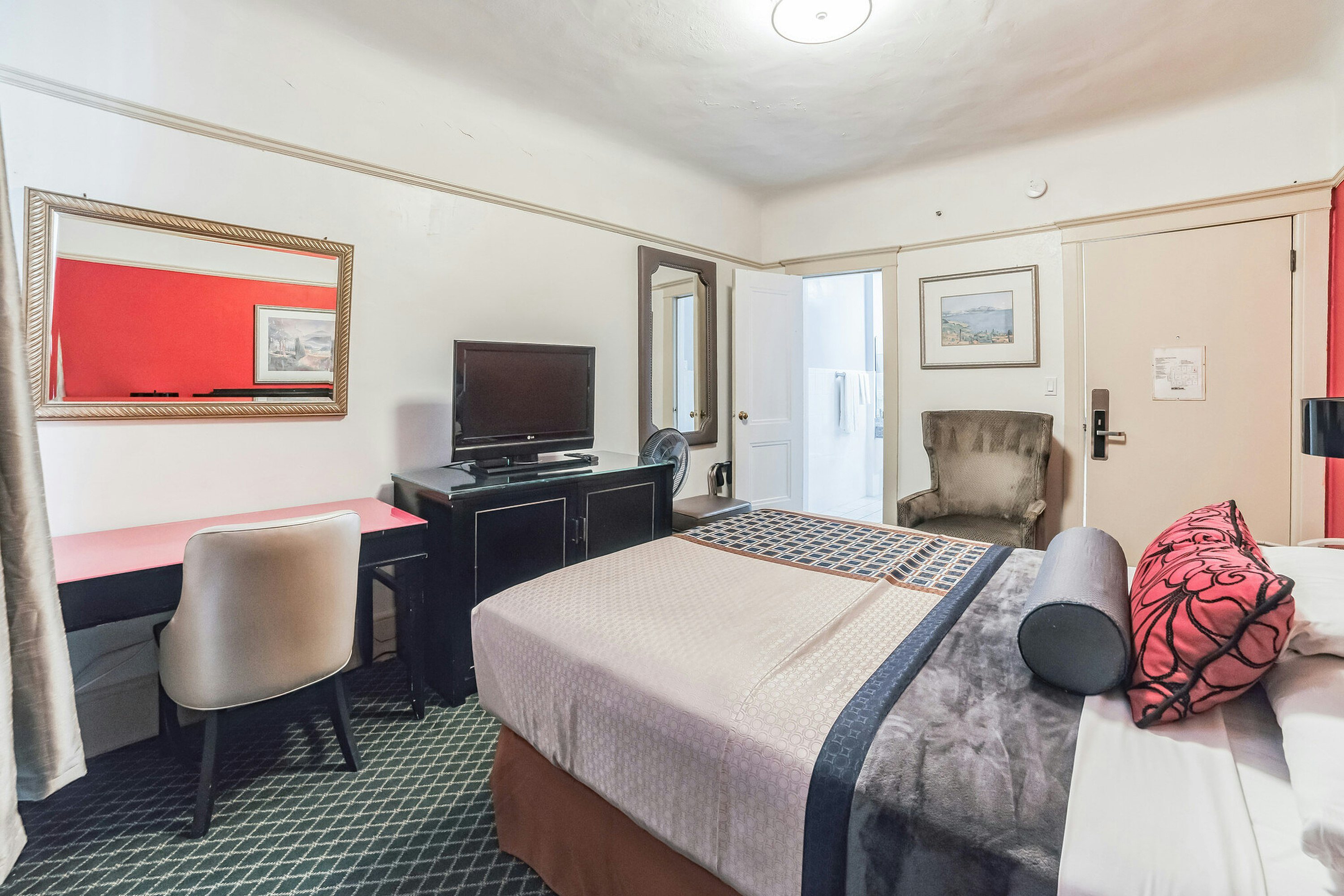 Union Square Plaza Hotel 55/77