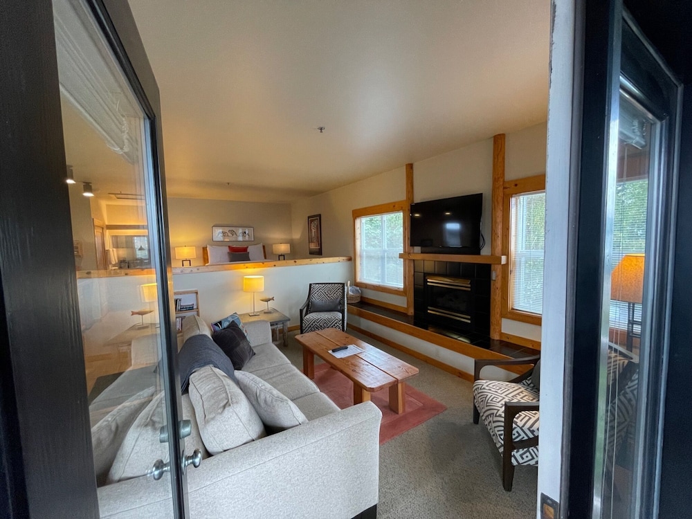 Country Cottage of Langley 31/67