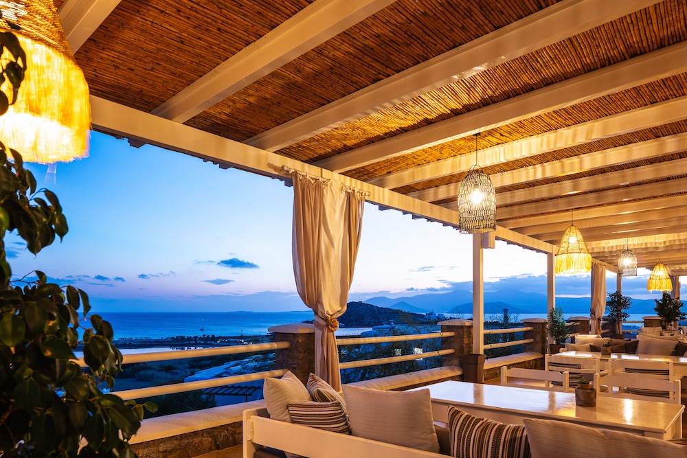 Kavuras Village Hotel & Suites 24/50