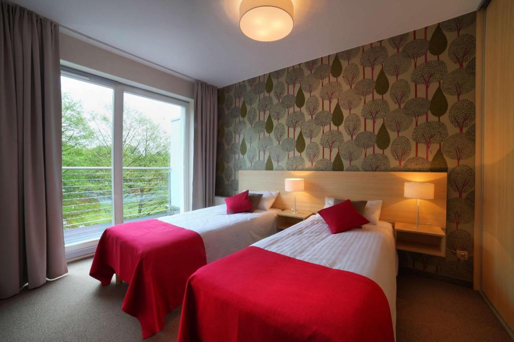 Suite, Apartment, Twin Beds, Living Area, Kitchenette