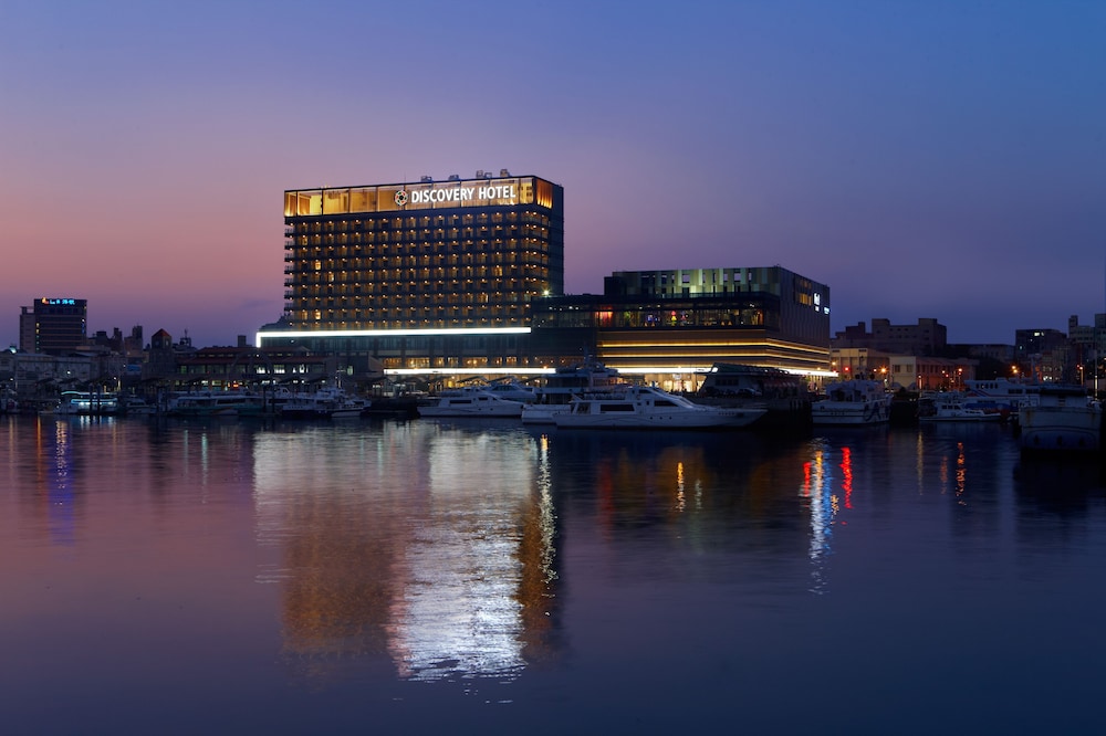 Discovery Hotel 60/65
