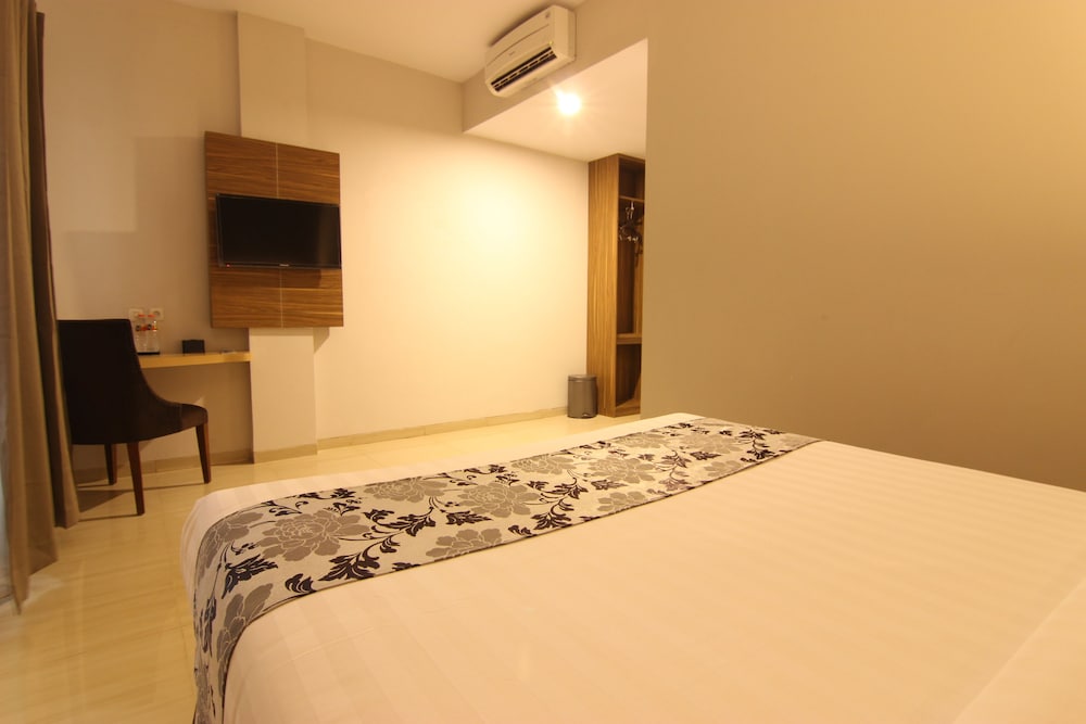 GRAND AMIRA HOTEL 8/63