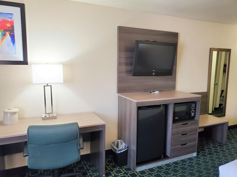 Baymont By Wyndham Santa Fe 30/33