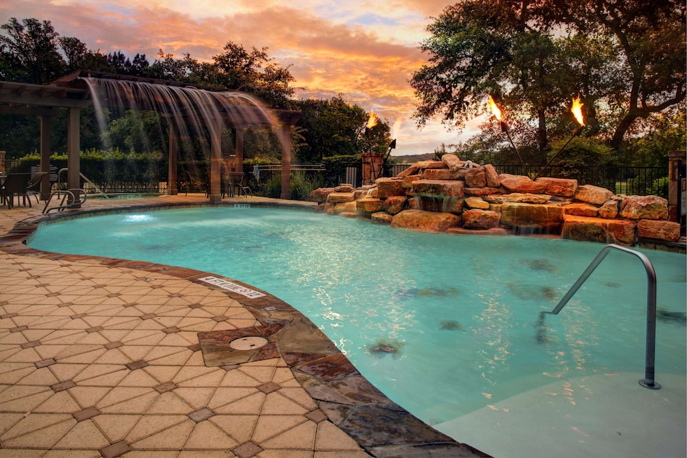 Hampton Inn Suites Boerne 7/63