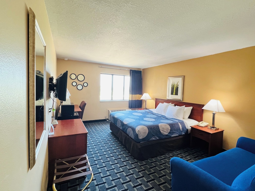 Hometown Inn Suites 10/50