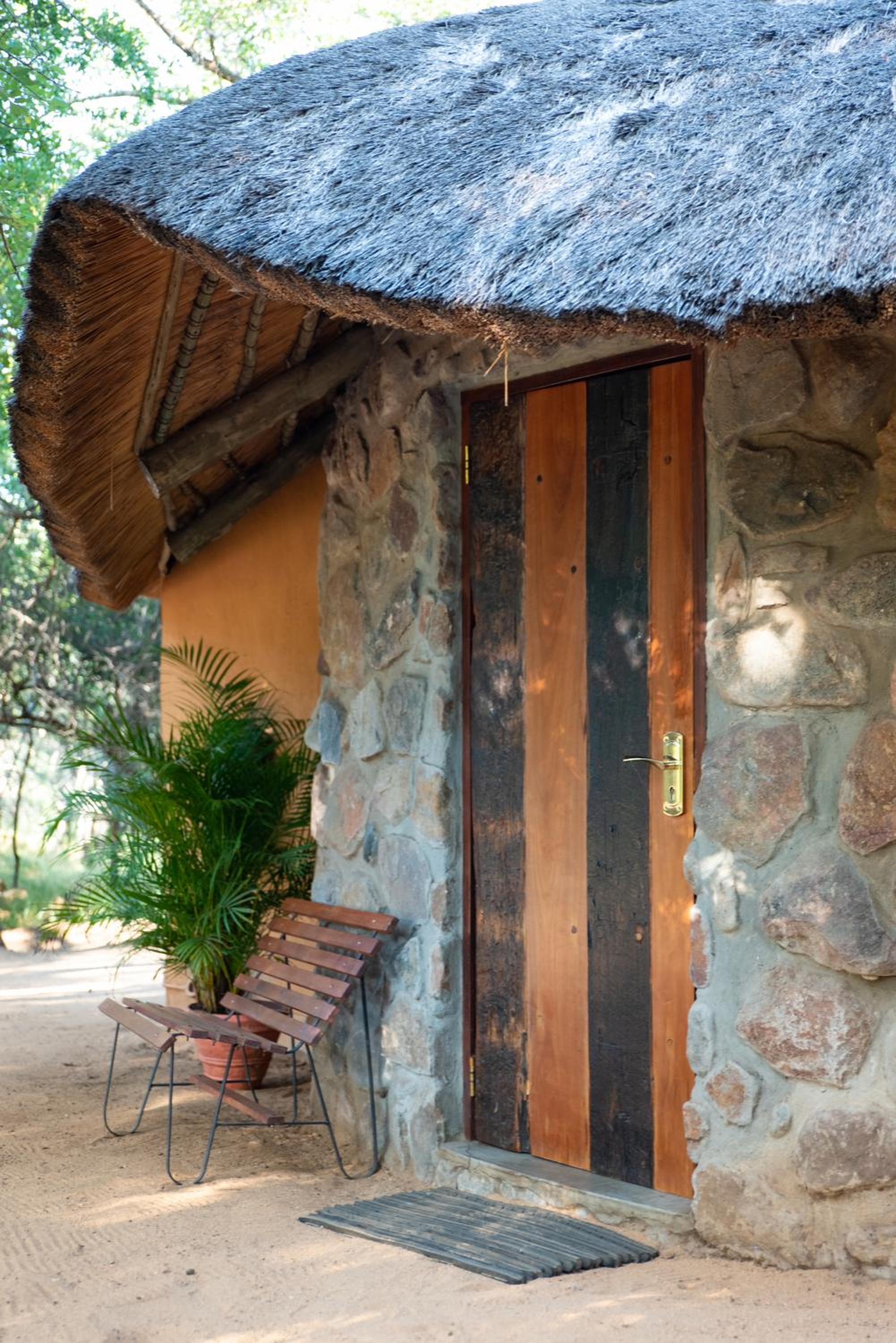 Shumba Safari Lodge 16/50