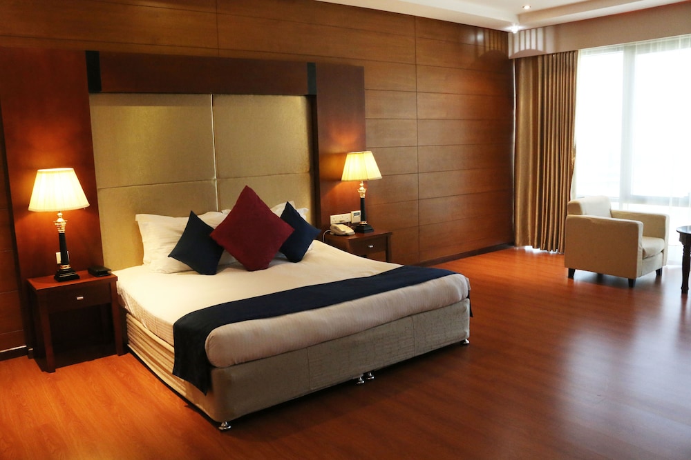 Diva Hotel 11/50