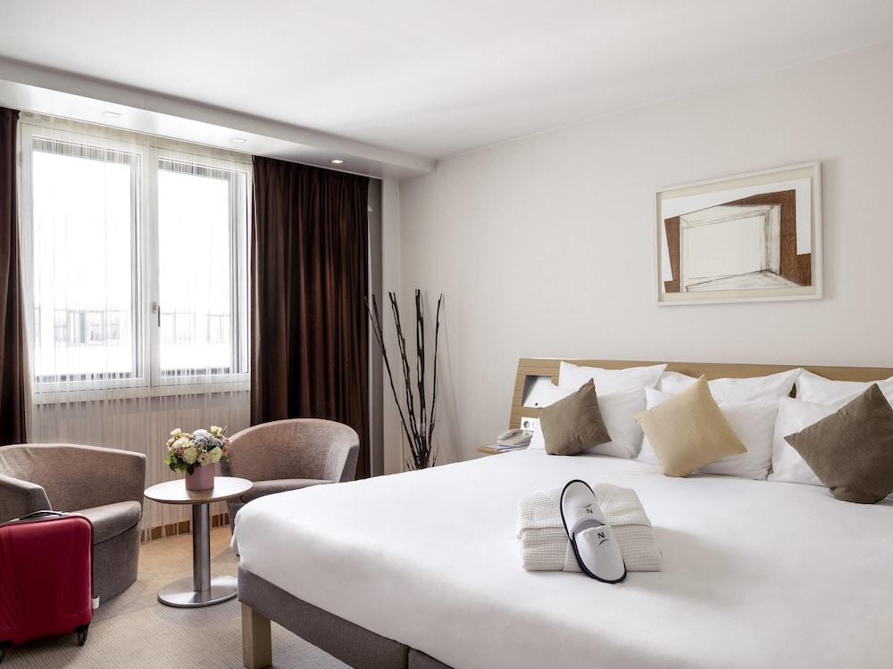 JUNIOR SUITE, DOUBLE BED, SOFA
