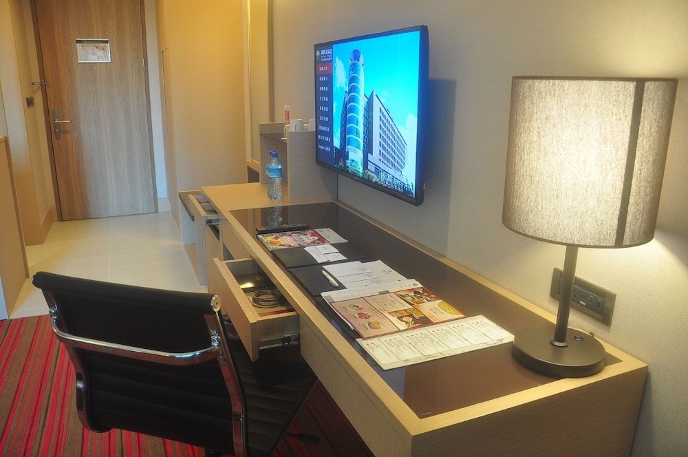 Fullon Hotel Taoyuan Airport Access Mrt A8 58/64