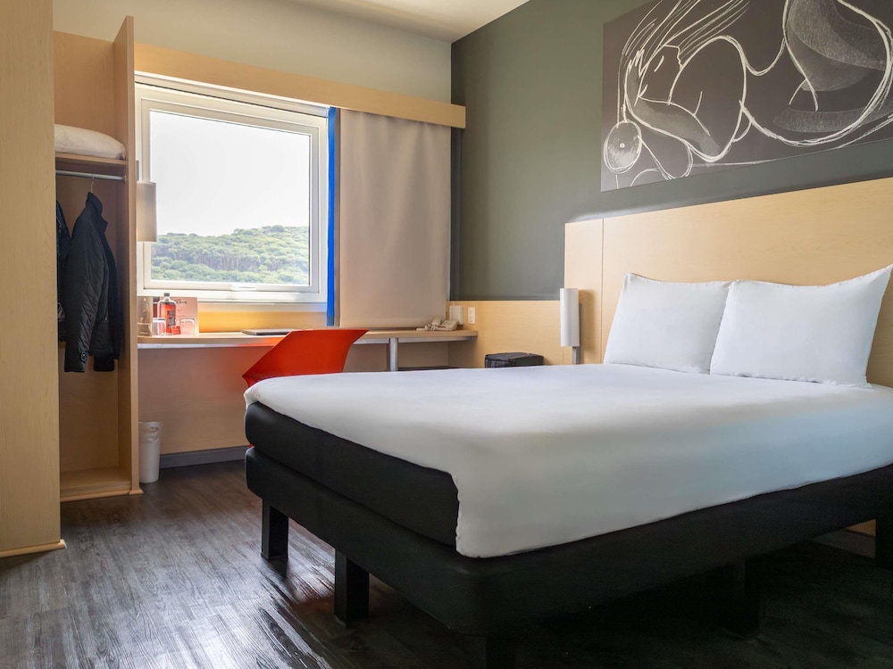 Ibis Queretaro 21/50