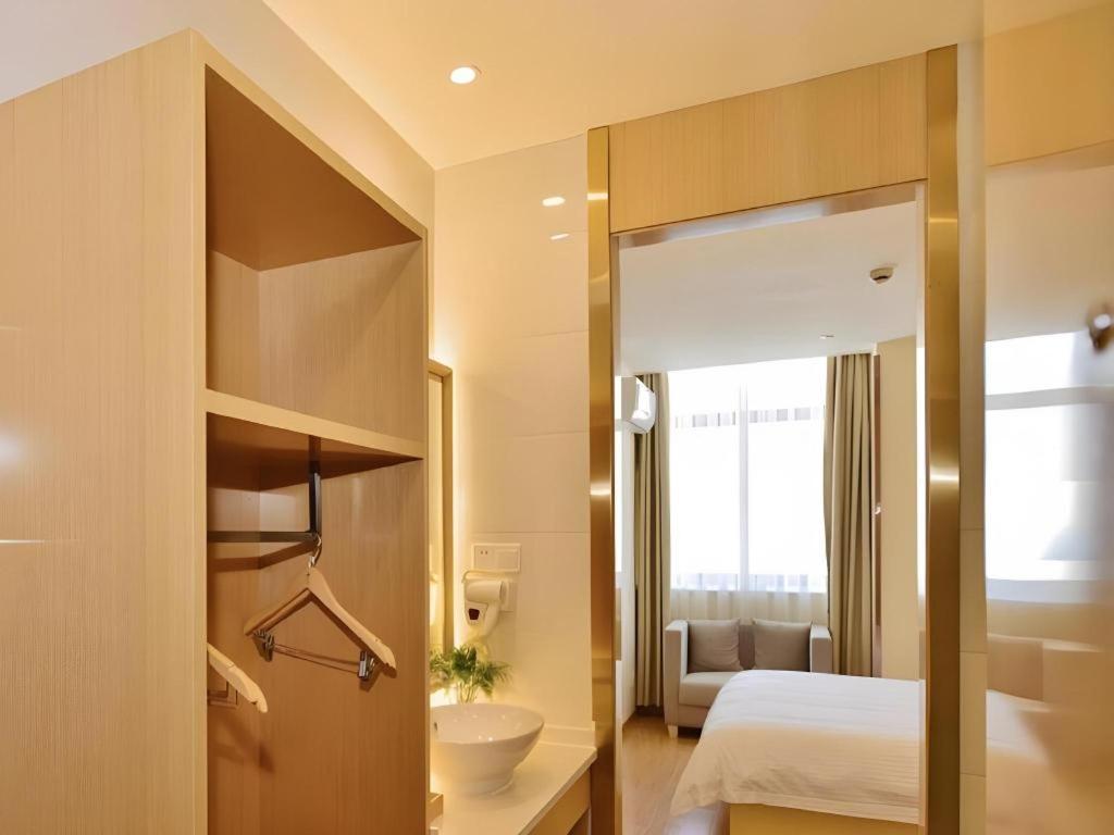 GreenTree Inn Shanghai National Convention and Exhibition Center Huaxiang Road Business Hotel 64/64