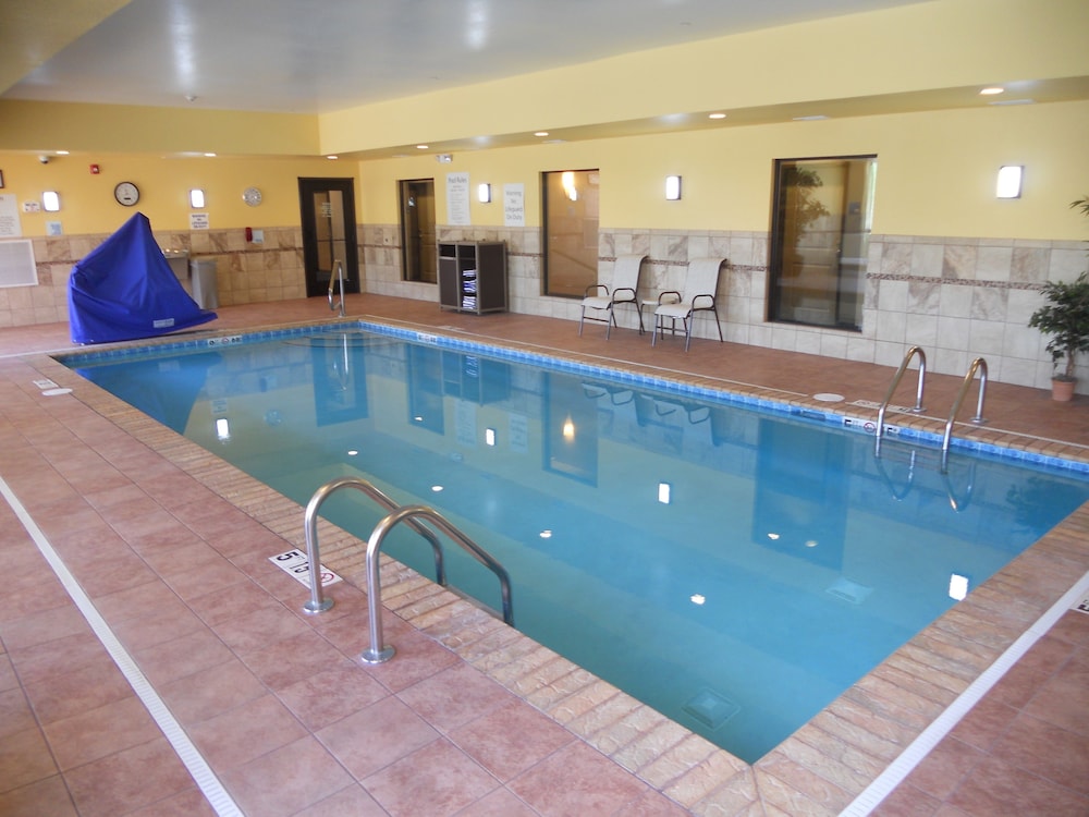 Holiday Inn Express Suites Greensburg 39/58