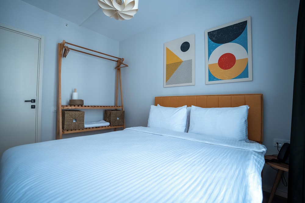 Bird Nest Suites 14/47