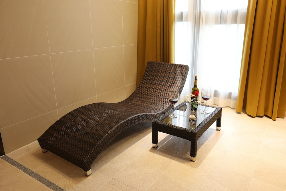 REST HOTEL 30/70