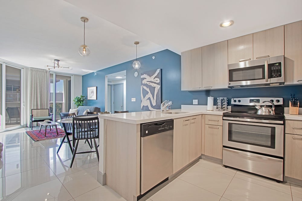 Roami at Habitat Brickell 9/50