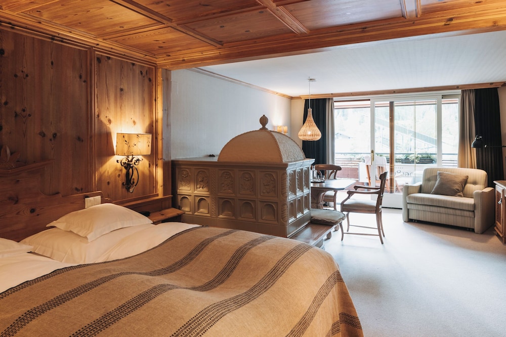 Luxury, King Bed, Mountain Side, Balcony