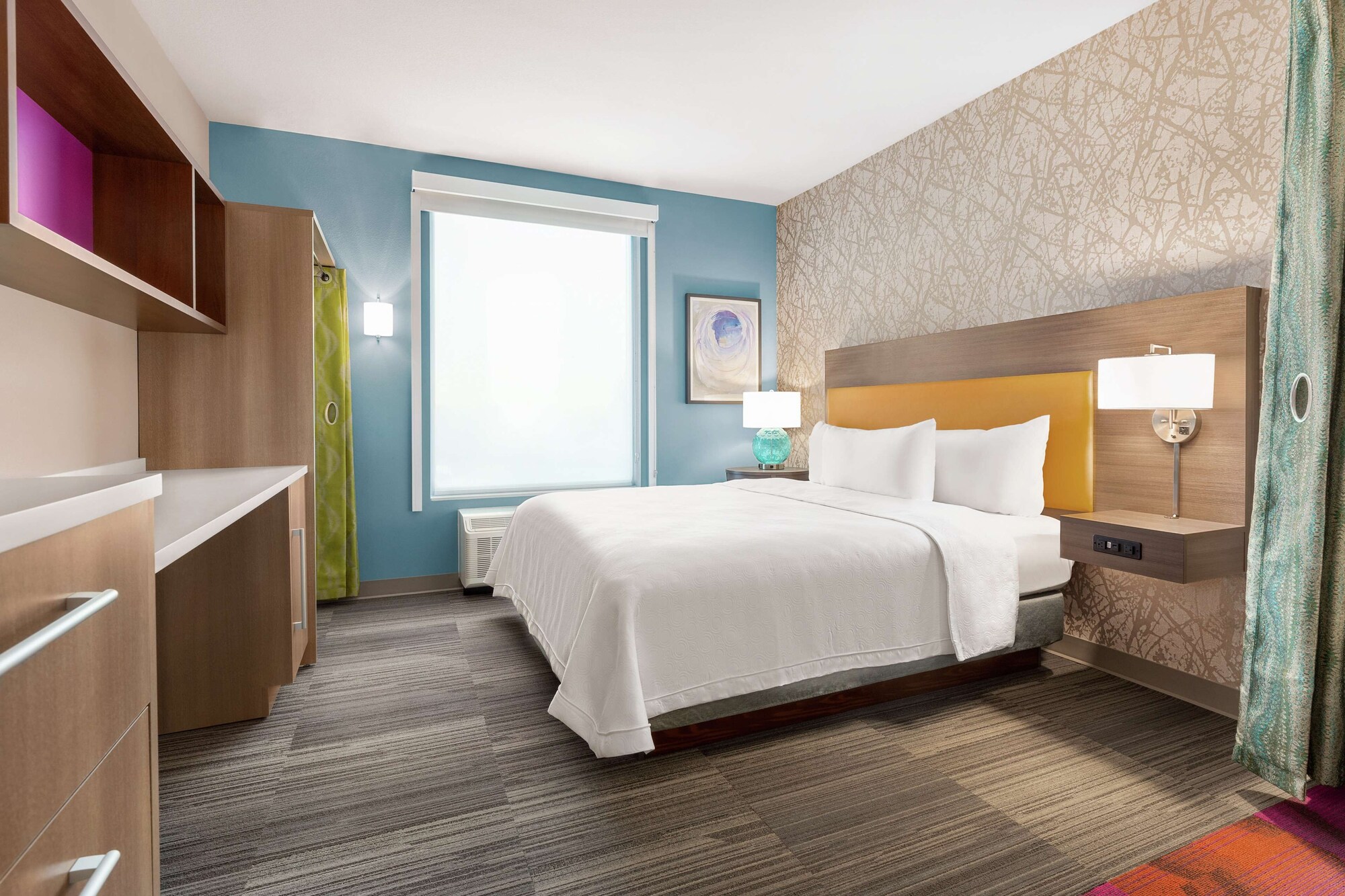 STUDIO, KING BED, ACCESSIBLE