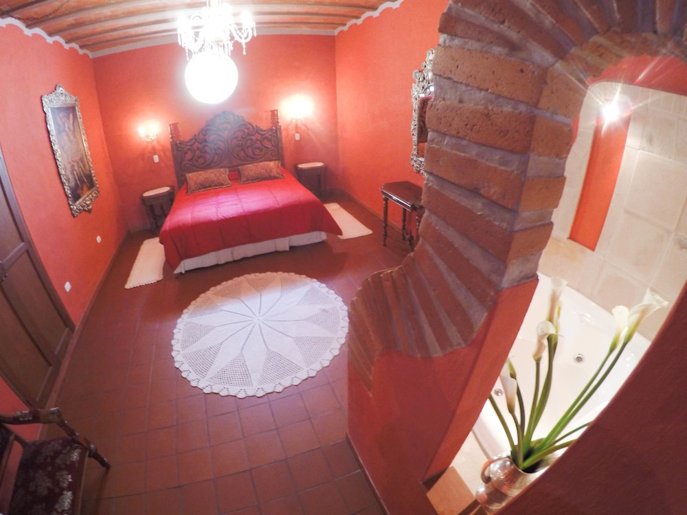 Hotel Monasterio 26/50