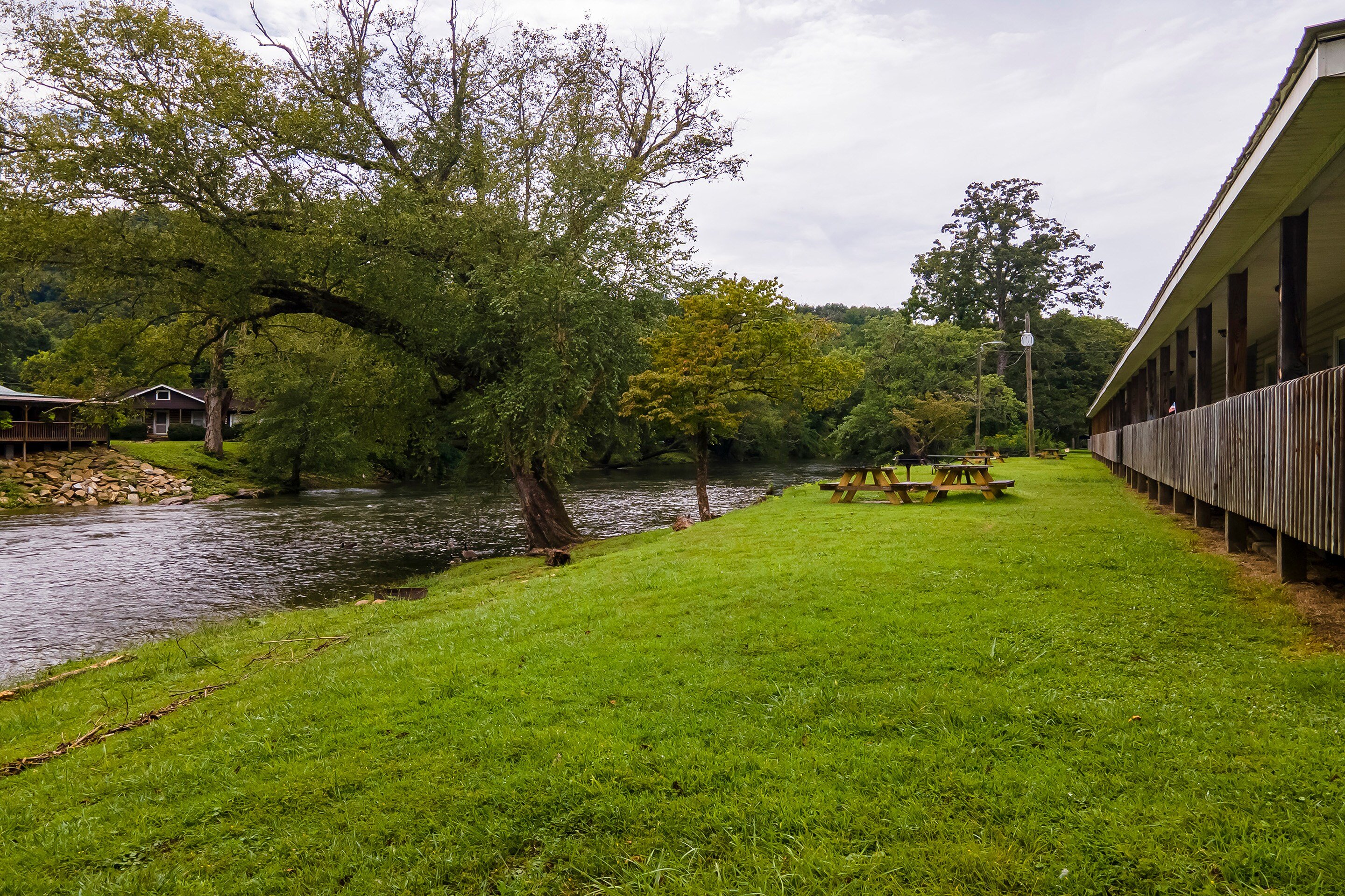 Lloyd's On The River Country Inn By OYO 15/27