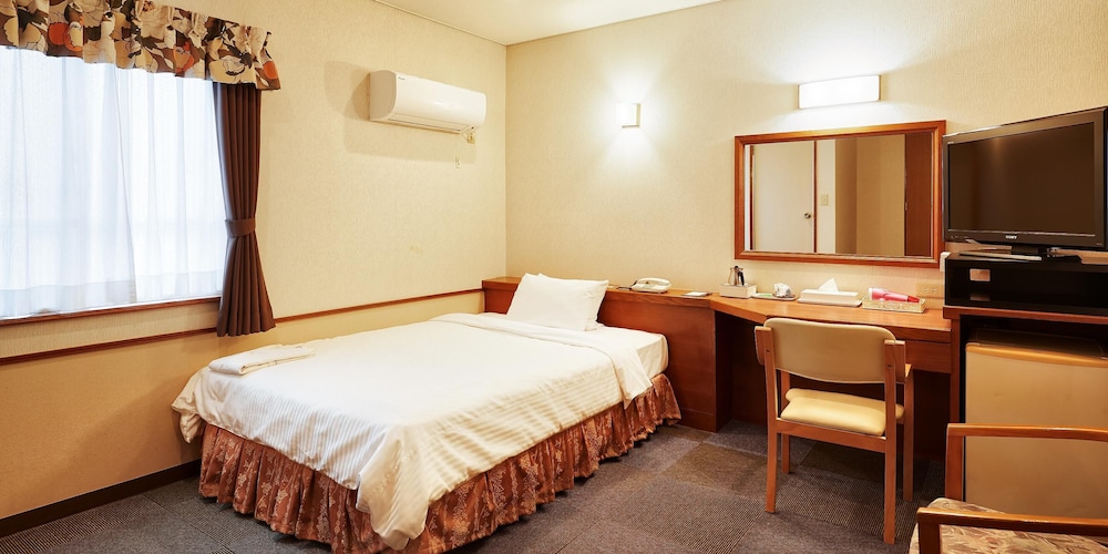 Crown Hotel Okinawa 17/75