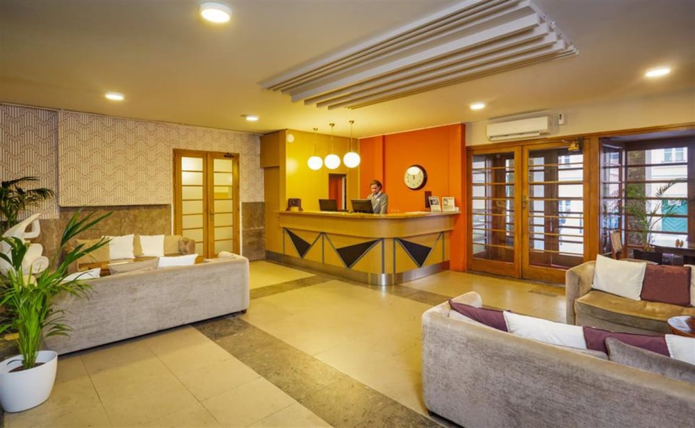 Metropolitan Old Town Hotel 41/63