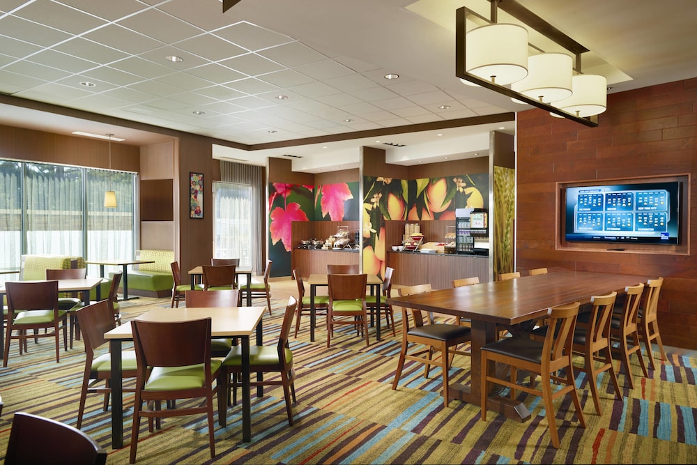 Fairfield Inn And Suites By Marriott Hendersonville Flat Rock 26/27