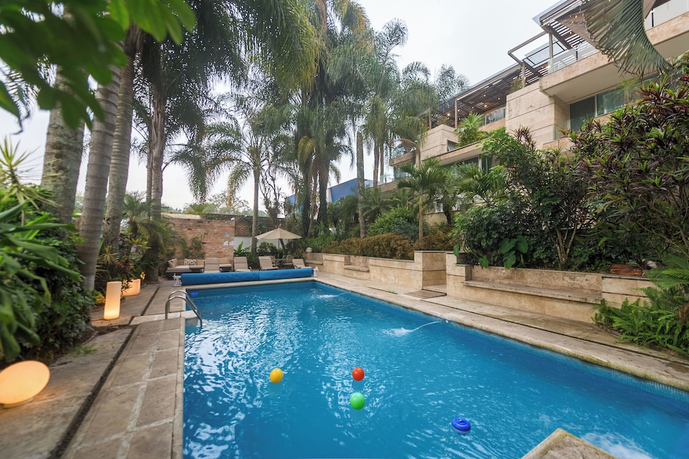 Colombe Hotel Boutique 69/76