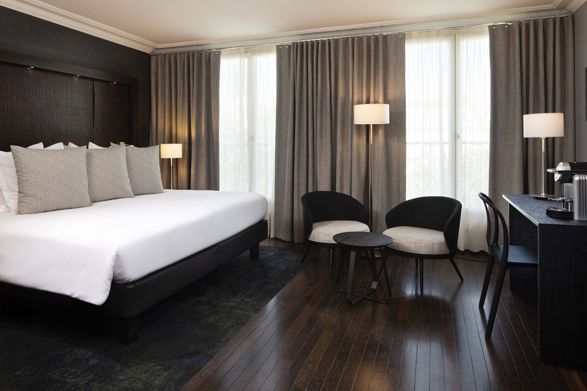 DELUXE, DOUBLE BED