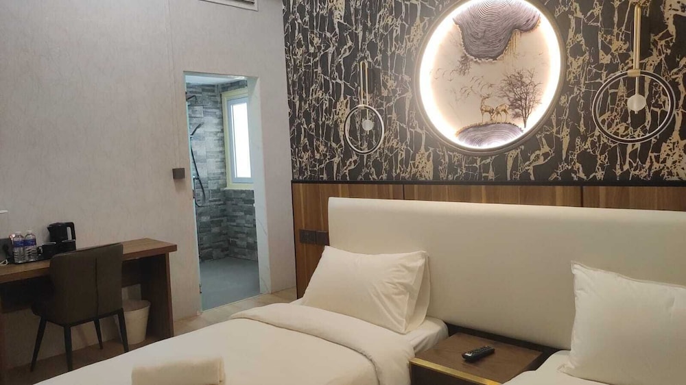 Kam Leng Hotel 12/17