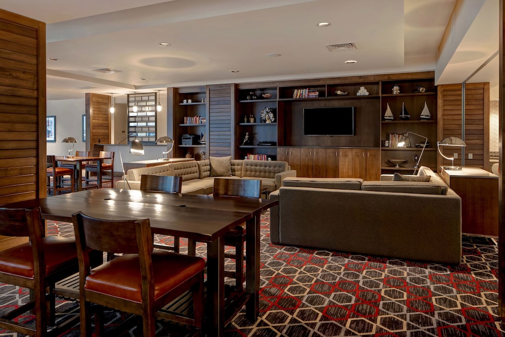 Four Points By Sheraton Peoria 42/50