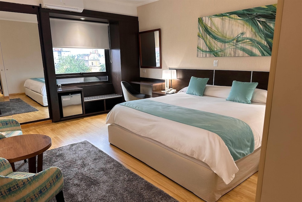 Ramada Plaza by Wyndham Tucuman 27/98