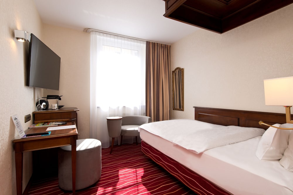 Kings First Class Hotel 28/77