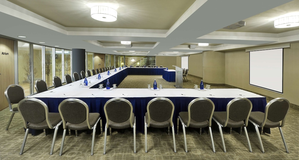 Radisson Blu Toronto Downtown 34/38