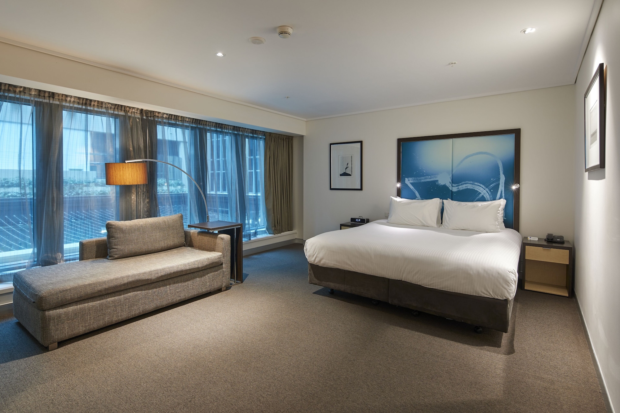 ROOM, KING BED, ACCESSIBLE