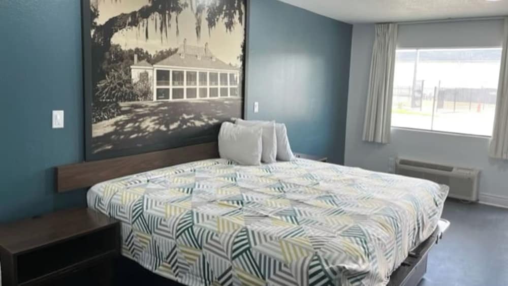 Studio6 Suites Opelousas, LA 23/55