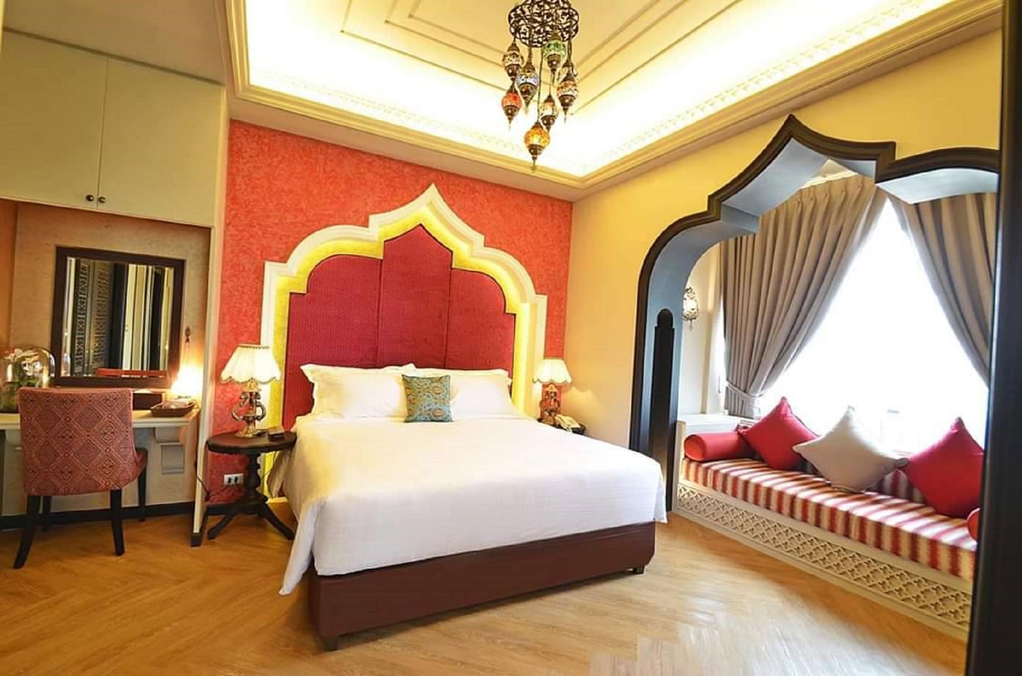 SULTAN, SUITE