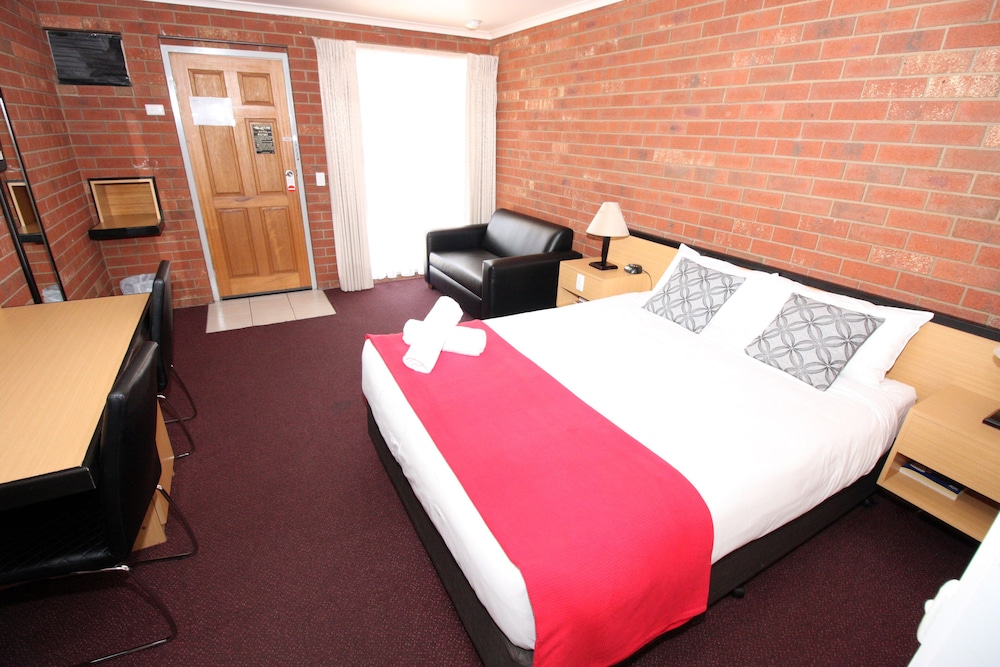 Pevensey Motor Lodge 12/52