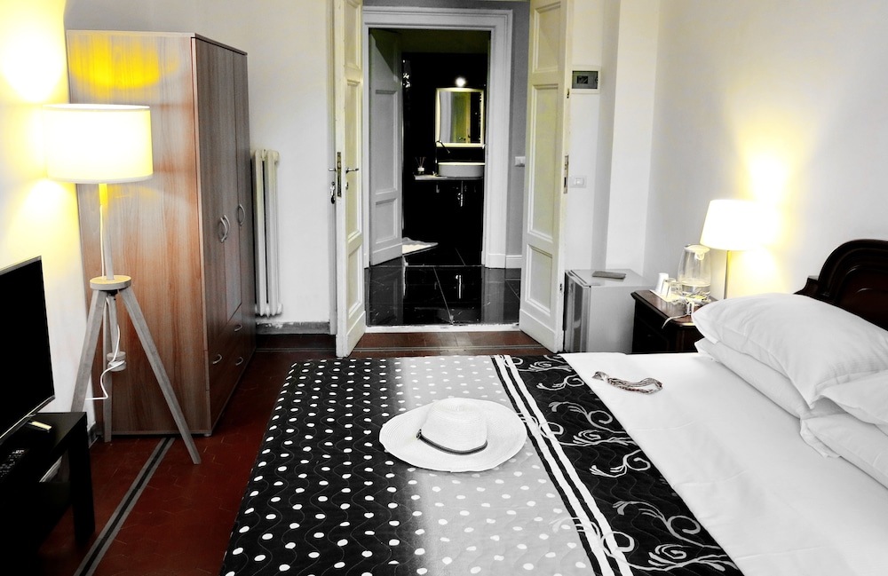 NIK King Rooms 15/23