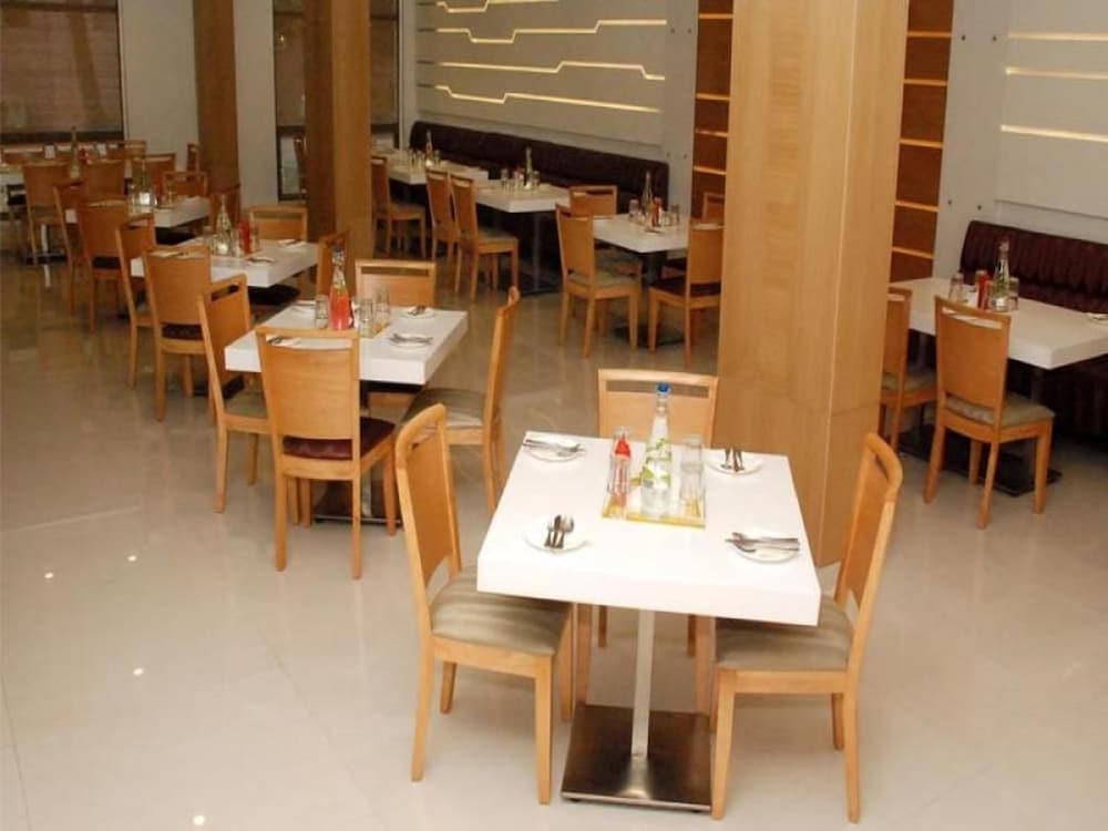 Keys Prima by Lemon Tree Hotels, Katti-Ma, Chennai 36/51